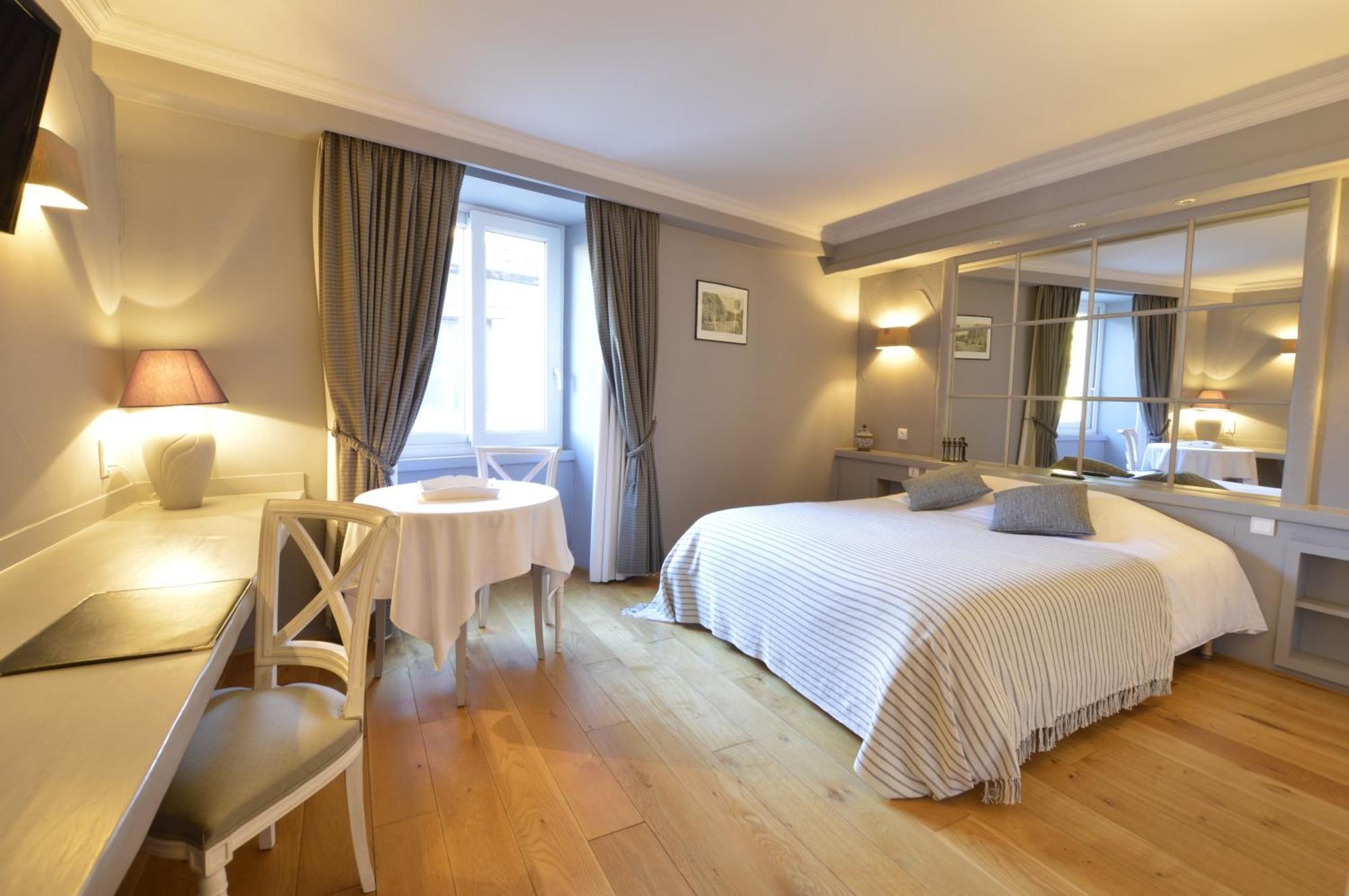 Le Soleil D'Or Hotel Жоанвил Екстериор снимка