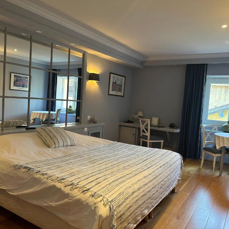 Le Soleil D'Or Hotel Жоанвил Екстериор снимка